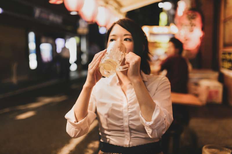 常起酒疹,喝多一点就能免疫,欧亿3注册登录新闻